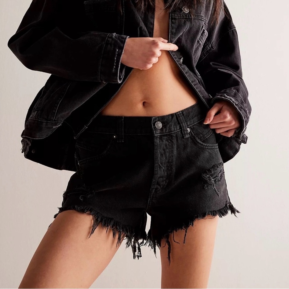 Sz32 We The Free Black Distressed Frayed Hem Jean Shorts